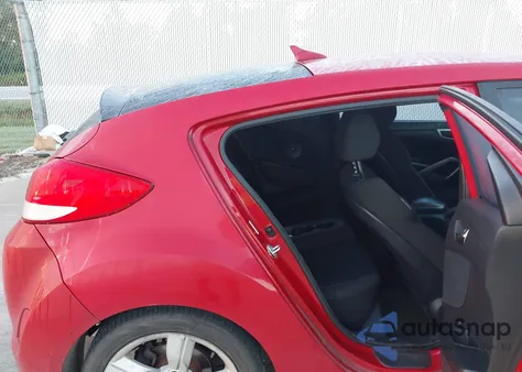 2013 Hyundai Veloster Base W/Black from USA, damaged, VIN KMHTC6AD6DU167563